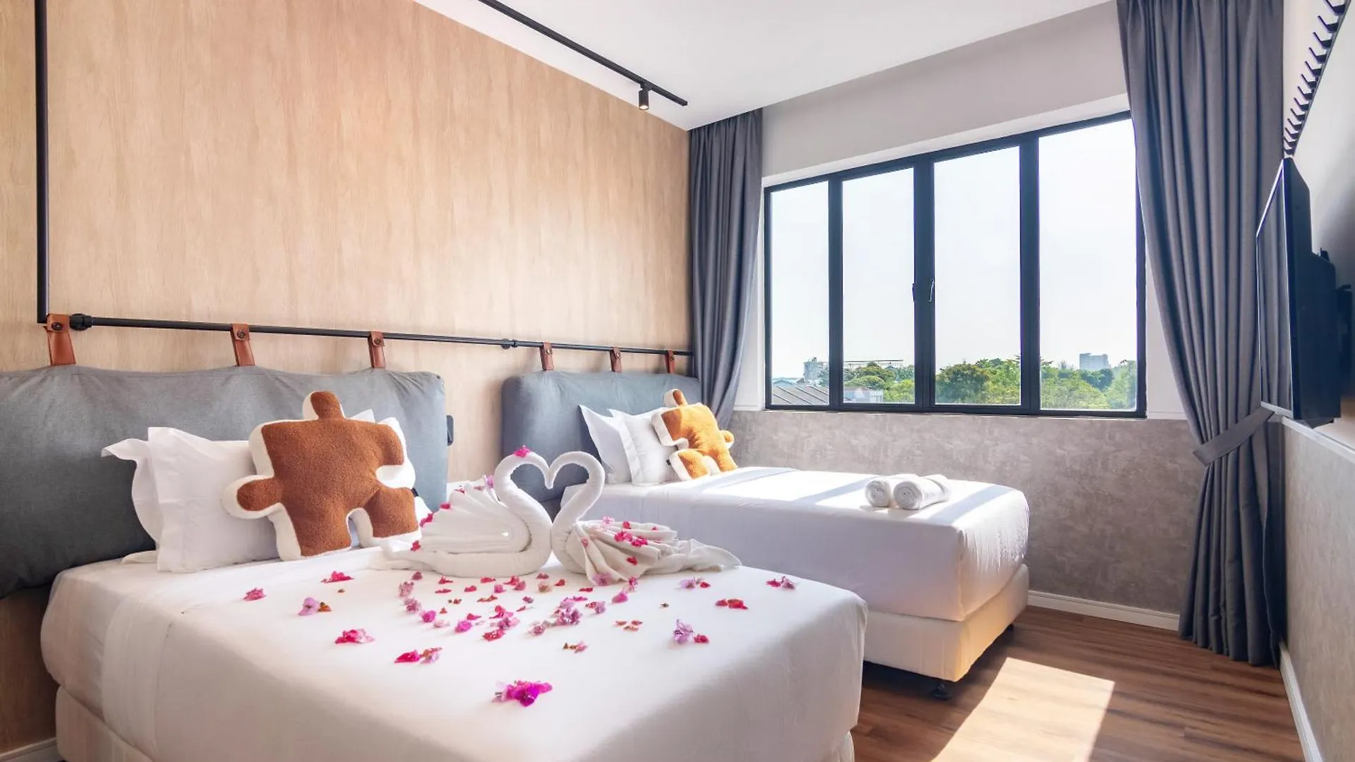 Bagan Suite Butterworth